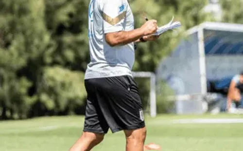 Marcelo Broli, el ex mediocampista de Audax Italiano que dirigirá interinamente a la selección adulta de Uruguay. (AUF).
