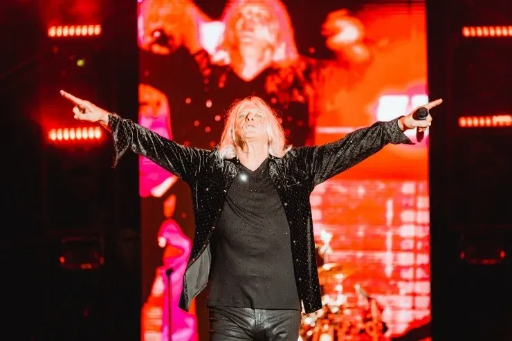 Joe Elliott tuvo un show impecable, luciendo un buen estado de voz. (Foto: Guillermo Salazar)