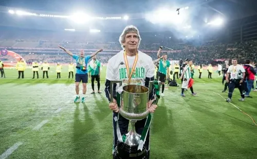Manuel Pellegrini ganó la Copa del Rey 2021-22 con el Real Betis. | Foto: Getty Images.