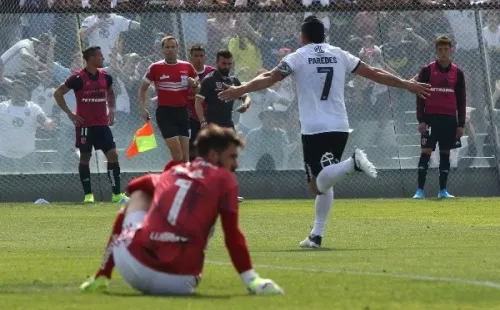 Esteban Paredes le anotó 16 goles a Universidad de Chile en Superclásicos. | Foto: Agencia UNO.