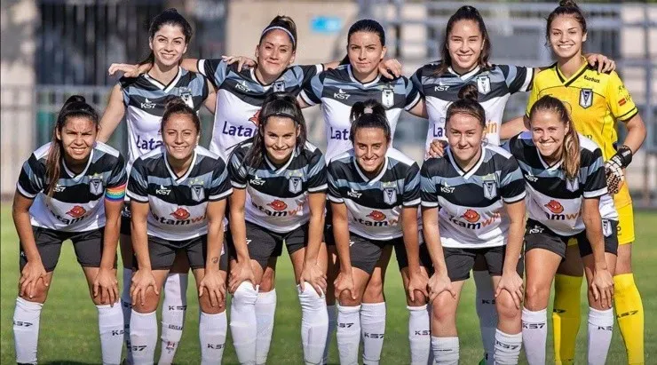 Santiago Morning es uno de los grandes animadores del fútbol femenino en Chile