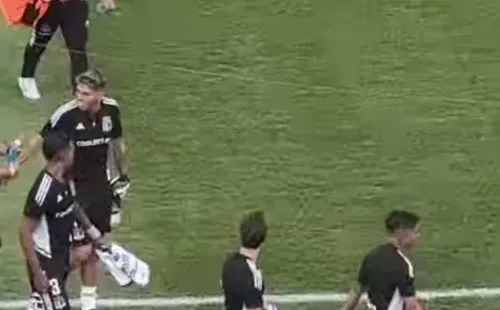 Vesta Lugg fue a darle aliento a Agustín Bouzat en el Superclásico 193. (Captura Instagram).