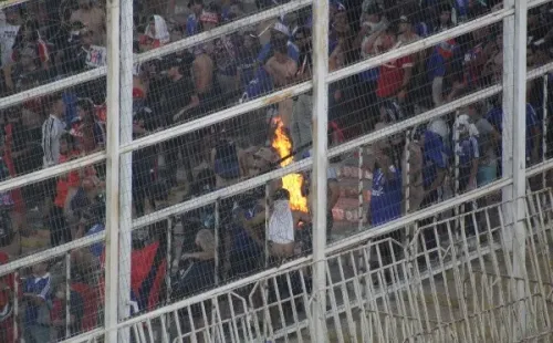 En la barra de la U también reaccionaron tras el ataque de los de Colo Colo.
