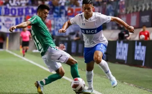 Alexander Aravena en acción frente a Audax Italiano. (Agencia Uno).