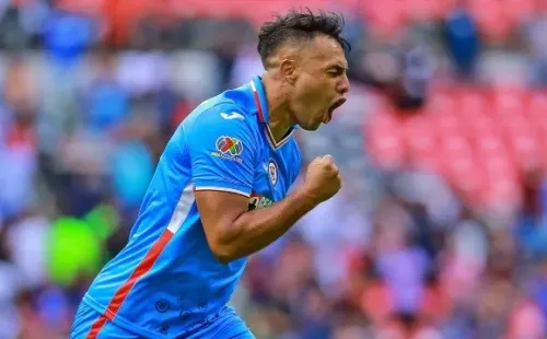 Iván Morales ha convertido apenas un gol en el Cruz Azul. | Foto: Getty Images.