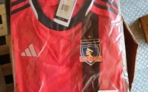Pese a que todavía falta que sea oficializada, esta será la camiseta roja de Colo Colo para el 2023. | Foto: Archivo.
