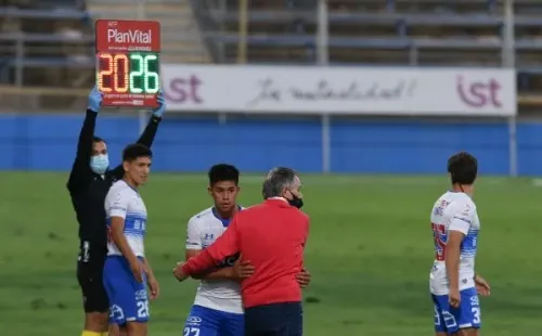 Clemente Montes y Marcelino Núñez, dos jugadores que Ariel Holan tuvo en la UC y hoy están en Europa. (Agencia Uno).