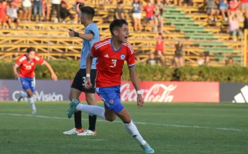 Iván Román festeja un gol que le convirtió a Uruguay Sub 17 en un amistoso.