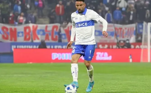 Isla fue titular en los primeros siete partidos de la UC en el torneo. | Foto: Agencia UNO.