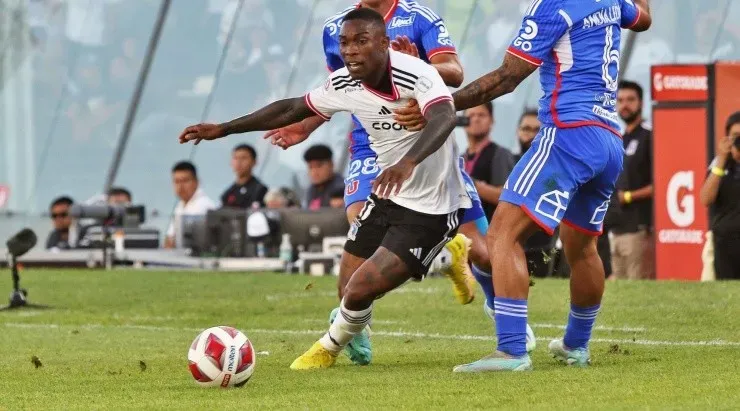 Fabián Castillo llegó desde México a reforzar el ataque de Colo Colo. Foto: Agencia Uno