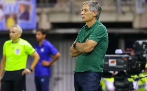 Ariel Holan dirigió a la UC después de recibir el llamado de Independiente, según revelaron en Argentina. Foto: Agencia Uno