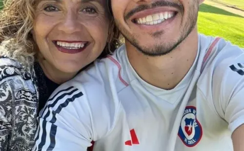 La mami de Suazo expresó la felicidad por abrazar de nuevo a su hijo (Agencia Uno)