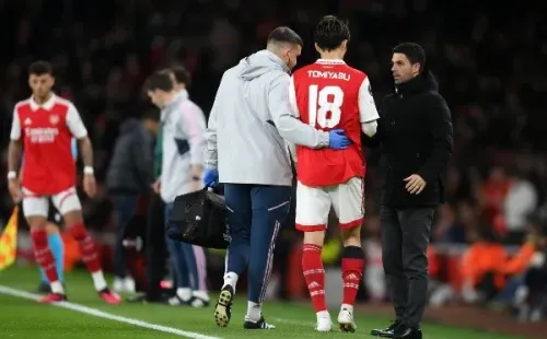 Así salió de la cancha el japonés Takehiro Tomiyasu, defensor del Arsenal. (Getty Images).