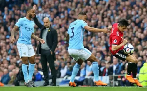 Al final Alexis sí partió a Manchester, pero para jugar en el United. | Foto: Getty Images.