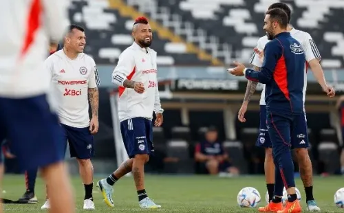 Medel, Vidal y Bravo serán titulares en la Roja ante Paraguay. (Carlos Parra | Comunicaciones FFCh).