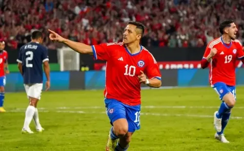 Alexis Sánchez fue la gran figura de Chile en el triunfo por 3-2 ante Paraguay y se gana los elogios de los franceses. Foto: Guille Salazar, RedGol.