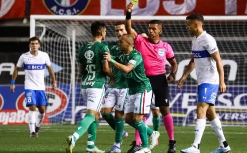 Nicolás Gamboa insultó a los jugadores de Audax Italiano y fue castigado con 15 fechas sin dirigir. Foto: Agencia Uno