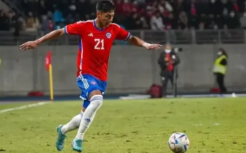 La polémica entre Mauricio Israel y Arturo Vidal comenzó por Darío Osorio, quien dejó la Roja por una lesión. Sin embargo, el comunicador insiste en que fue una indisciplina lo que lo marginó. Foto: Guille Salazar, RedGol.