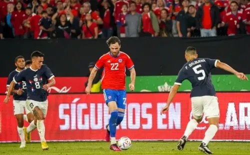 Ben Brereton Díaz se lesionó en el arranque del segundo tiempo y pidió el cambio para no arriesgarse. Foto: Guille Salazar, RedGol.