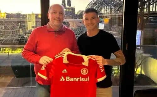Charles Aránguiz firmó semanas atrás su regreso al Inter de Porto Alegre, pero adelantó su retorno a Brasil para sumarse la próxima semana. Foto: Comunicaciones Internacional.
