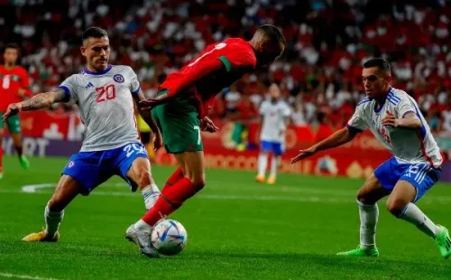 Charles Aránguiz en acción en la derrota de Chile frente a Marruecos en 2022. (Getty Images 2022).