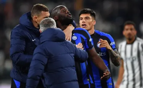 Romelu Lukaku respondió a los insultos de los hinchas de la Juve y desató una pelea en la cancha. Foto: Getty Images