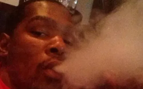 Kevin Durant es una de las superestrellas de la NBA que es un reconocido consumidor de cannabis