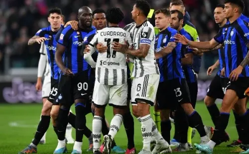 Romelu Lukaku vio la doble amarilla y se fue expulsado tras anotarle a la Juventus. | Foto: Getty Images.