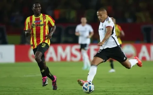 Leandro Benegas fue otro que quedó en deuda en este debut copero. | Foto: Colo Colo.
