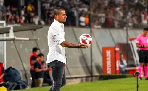 La pinta de Jorge Acuña en el estadio Monumental, donde Colo Colo venció a Santiago City por la Copa Chile. (Guille Salazar/RedGol).