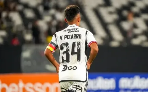 Vicente Pizarro luce la jineta de capitán de Colo Colo ante el Santiago City. (Guille Salazar/RedGol).
