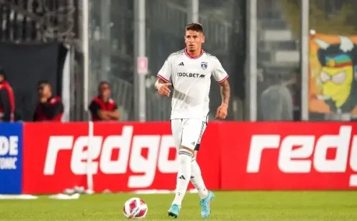 Alan Saldivia fue titular en la defensa de cuatro hombres que alineó Gustavo Quinteros ante Santiago City. (Guille Salazar/RedGol).