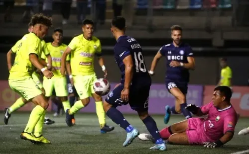 Bórquez le puso difícil la tarea a la UC en Copa Chile. | Foto: Photosport