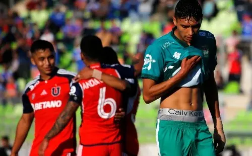 Bryan Rosel con los boxers que dieron la vuelta del mundo. (Andrés Piña/Photosport).