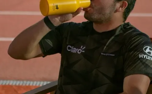 Javier Valdés la rompe en el pádel chileno. | Foto: Agencia BMR