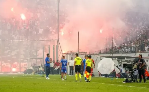 Los hechos de violencia en el último Superclásico ante la U siguen penando a Colo Colo. | Foto: Guillermo Salazar.
