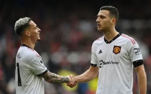 Diogo Dalot le agradece a Antony por su bellísima asistencia. (Getty Images).