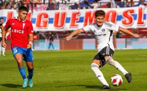 Leonardo Gil controla el balón ante la marca de Bryan González. (Guille Salazar/RedGol).