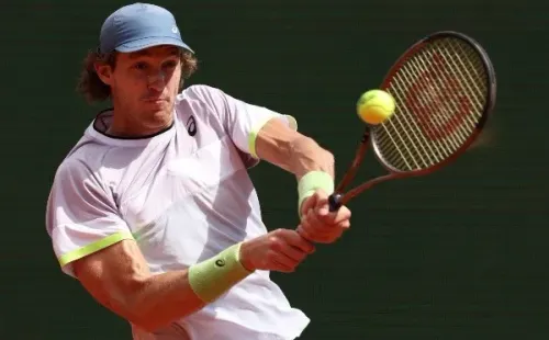 Nico Jarry cayó ante Khachanov y se despidió del Barcelona Open. | Foto: Getty