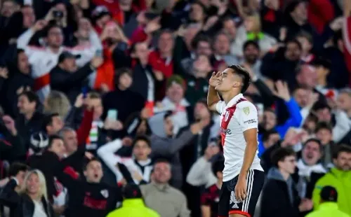 El festejo de Pablo Solari tras su golazo. | Foto: Getty Images.