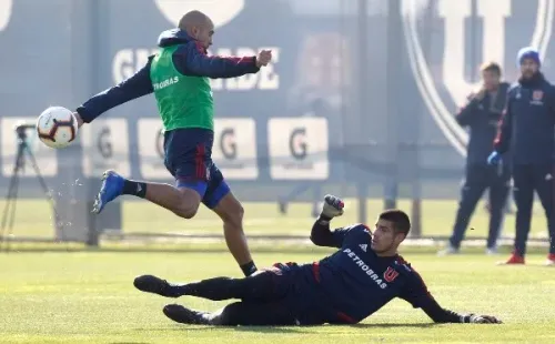 Gonzalo Collao en una práctica de Universidad de Chile. (Photosport).