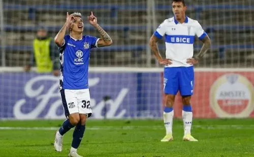 Matías Esquivel festeja el gol que le anotó a la UC con Talleres de Córdoba. (Photosport).