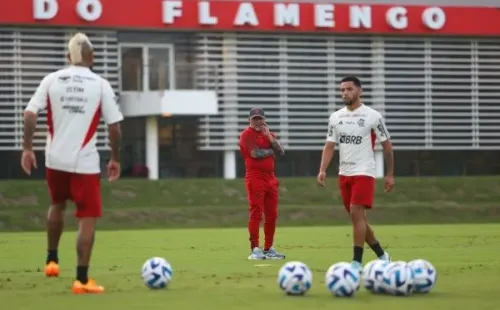 Jorge Sampaoli le da la confianza a Arturo Vidal en su primera formación en el Flamengo. Foto: Comunicaciones Flamengo.