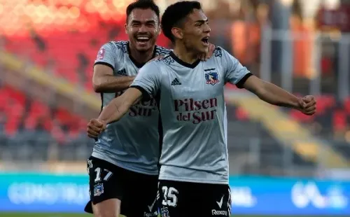 Joan Cruz festeja su golazo a Everton con Gabriel Suazo, otro que se fue libre de Colo Colo. Eso sí, al Toulouse de la Ligue 1 de Francia. (Photosport).