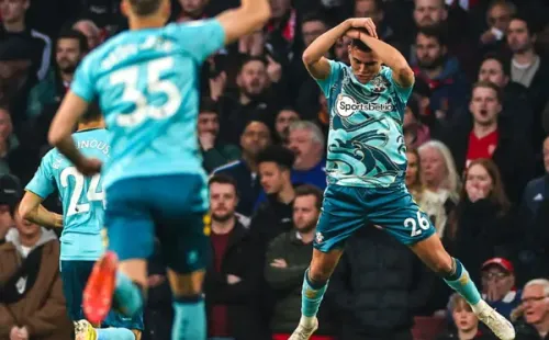 Carlos Alcaraz celebró como Cristiano Ronaldo ante el Arsenal.