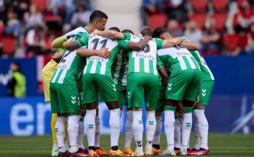Los jugadores se juramentan en su objetivo. Foto: @RealBetis