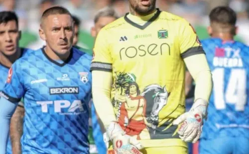 Otra imagen de los momentos previos al gol de Yerko Urra ante San Marcos de Arica.