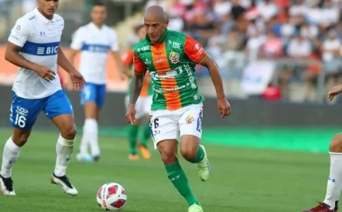 Alejandro Camargo en acción ante la UC. (Jorge Loyola/Photosport).