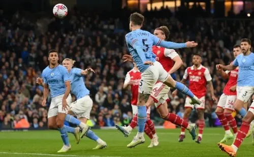 John Stones no perdonó de cabeza y puso el 2 a 0. Foto: Getty Images