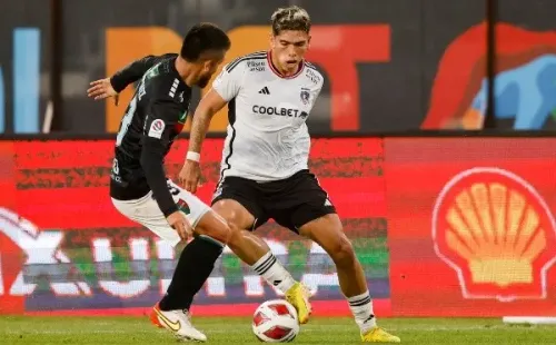 Carlos Palacios enfrenta a Palestino. (Photosport).